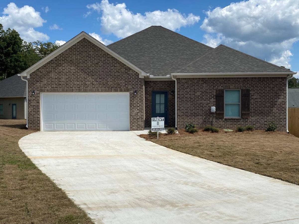 House for rent at 50 County Rd, Thorsby, AL 35171