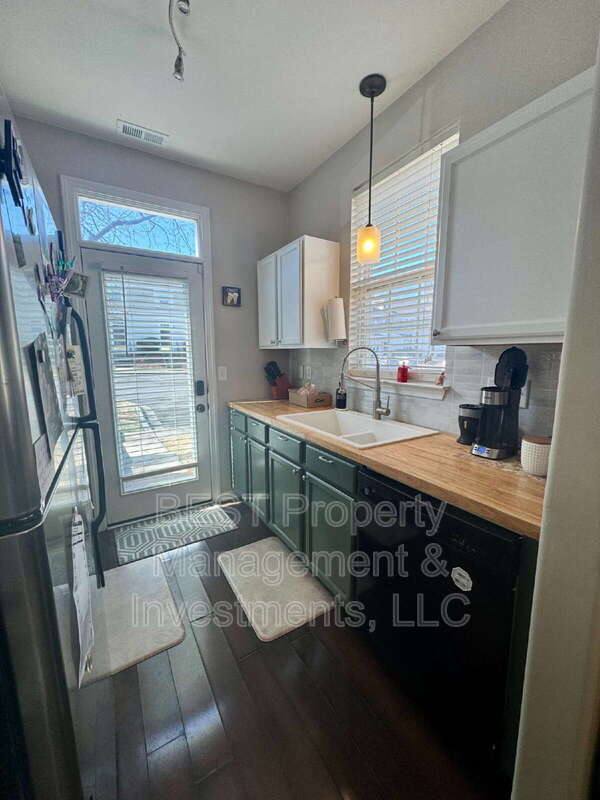 Townhouse for rent at 8130 Kings Creek Dr, Charlotte, NC 28273