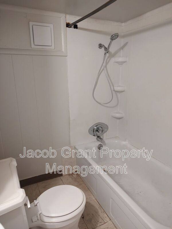 House for rent at 1042 S 4th #B, Pocatello, ID 83204