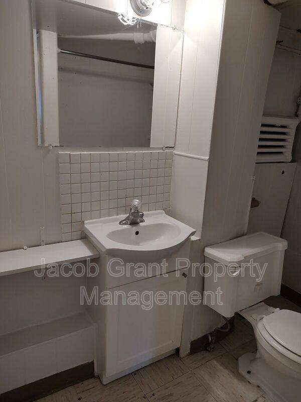 House for rent at 1042 S 4th #B, Pocatello, ID 83204