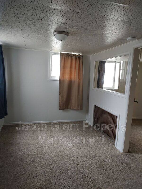 House for rent at 1042 S 4th #B, Pocatello, ID 83204
