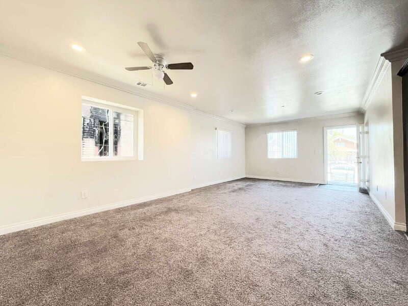 Apartment for rent at 114 W 50th St, Los Angeles, CA 90037