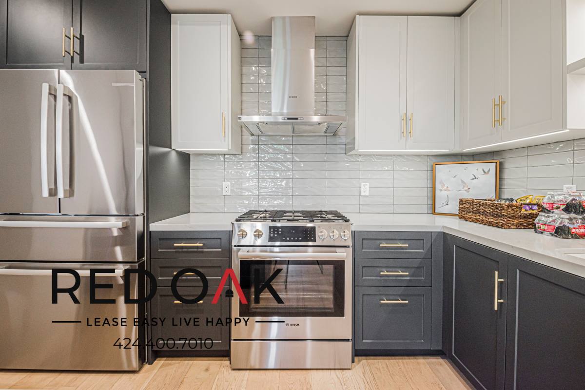 Condo for rent at 1333 S Orange Grove Ave #413, Los Angeles, CA 90019