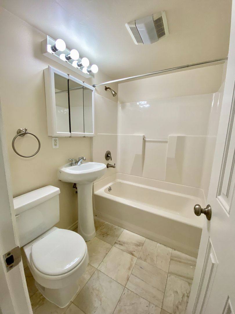 Apartment for rent at 1703 E Union St, Seattle, WA 98122