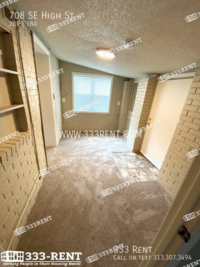 House for rent at 708 SE High St, Greenwood, MO 64034