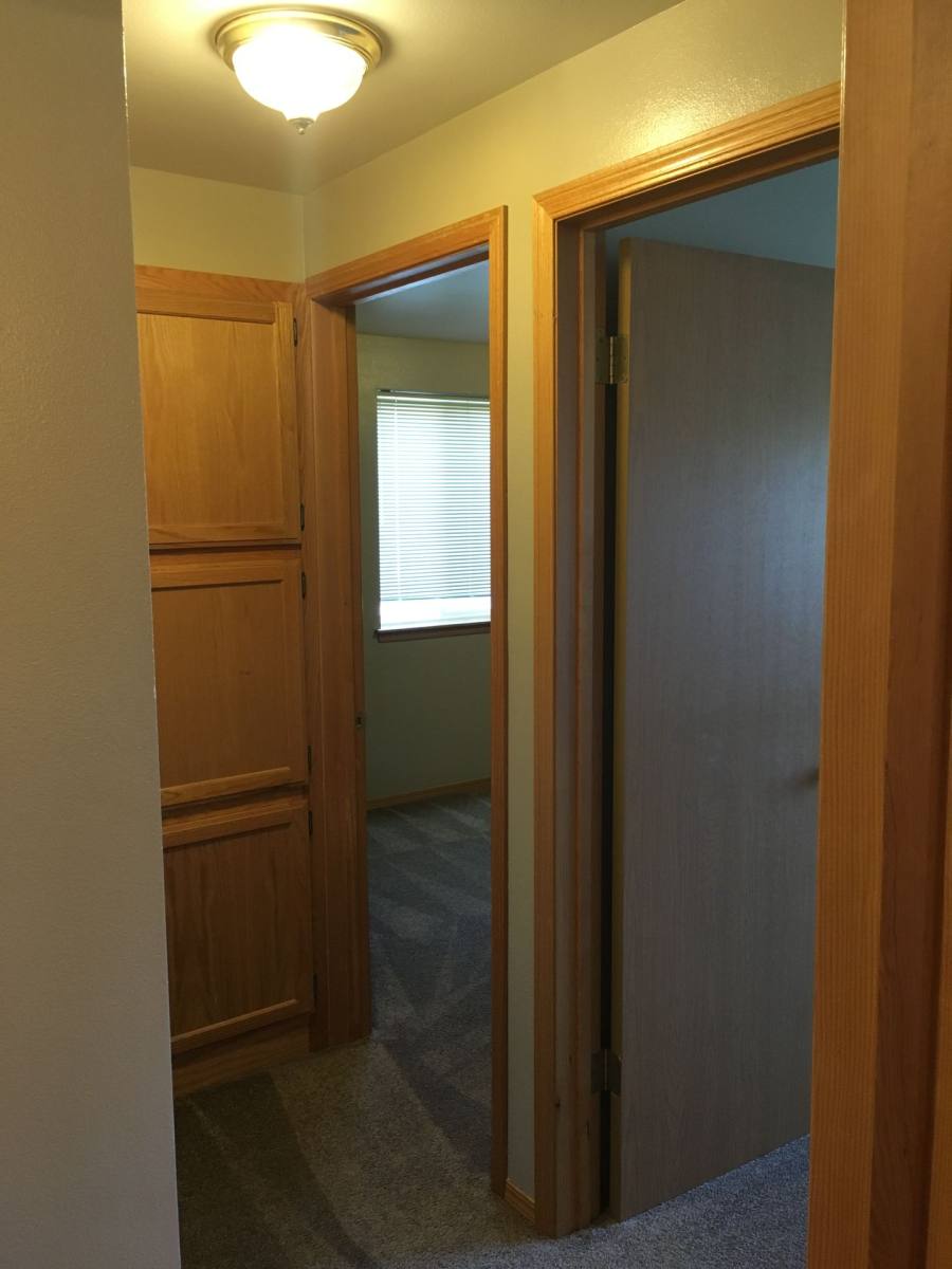 Apartment for rent at 209 E 14th Ave, Ellensburg, WA 98926