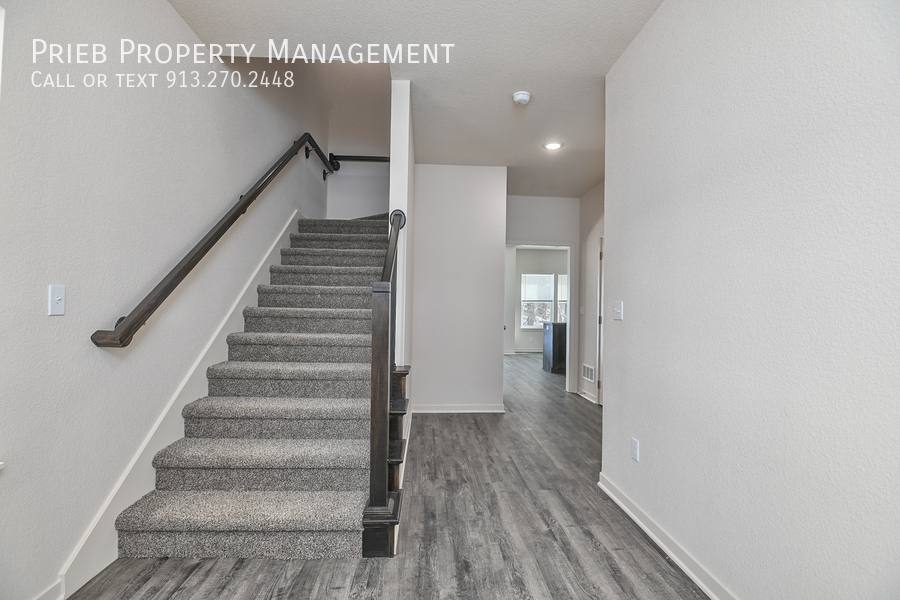 Townhouse for rent at 10330 Farrow Ave #BUILDING 6, Kansas City, KS 66109