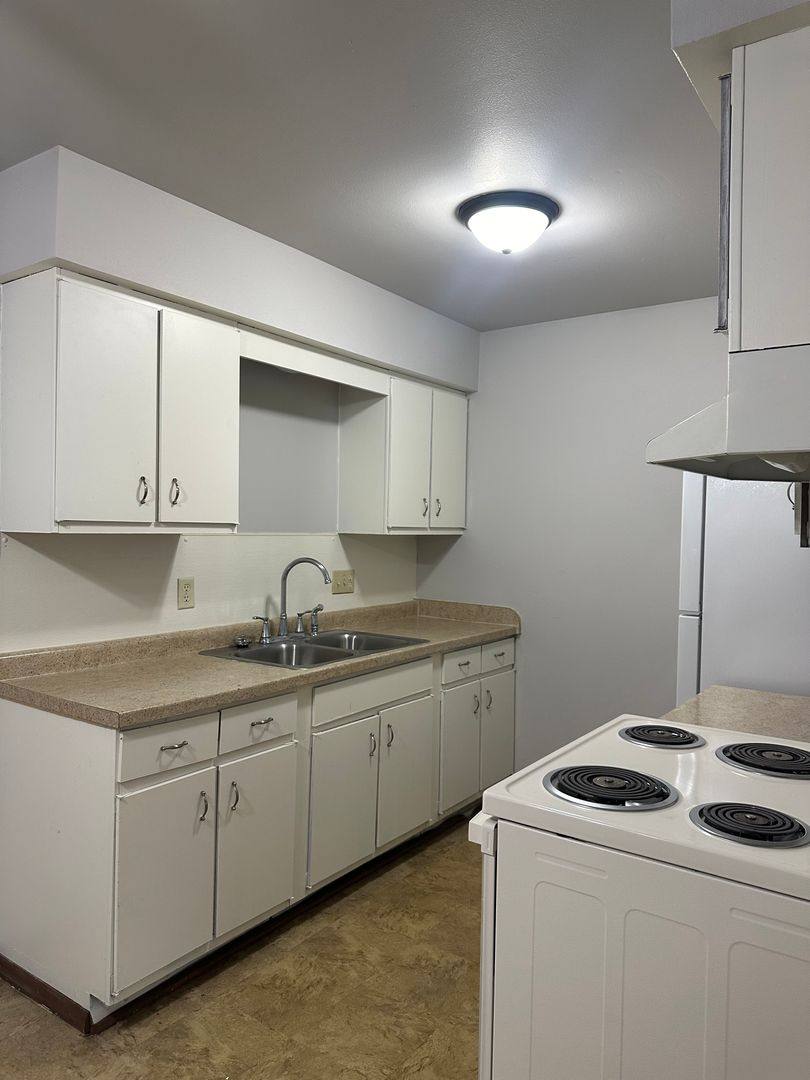 Apartment for rent at 1701 Stonebridge Rd, West Bend, WI 53095