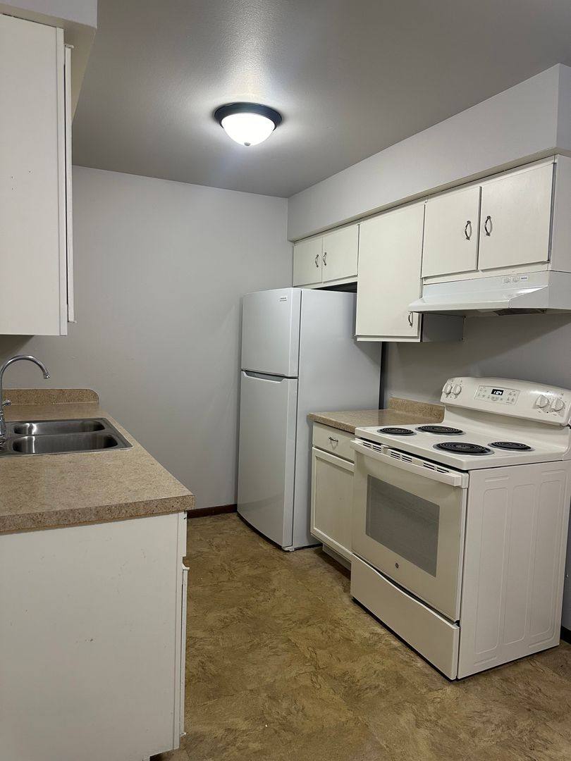Apartment for rent at 1701 Stonebridge Rd, West Bend, WI 53095