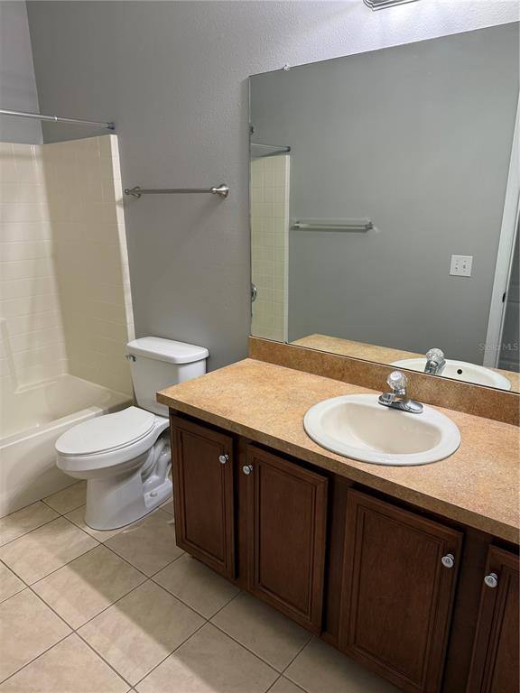 Apartment for rent at 15776 Fishhawk Falls Dr, Lithia, FL 33547