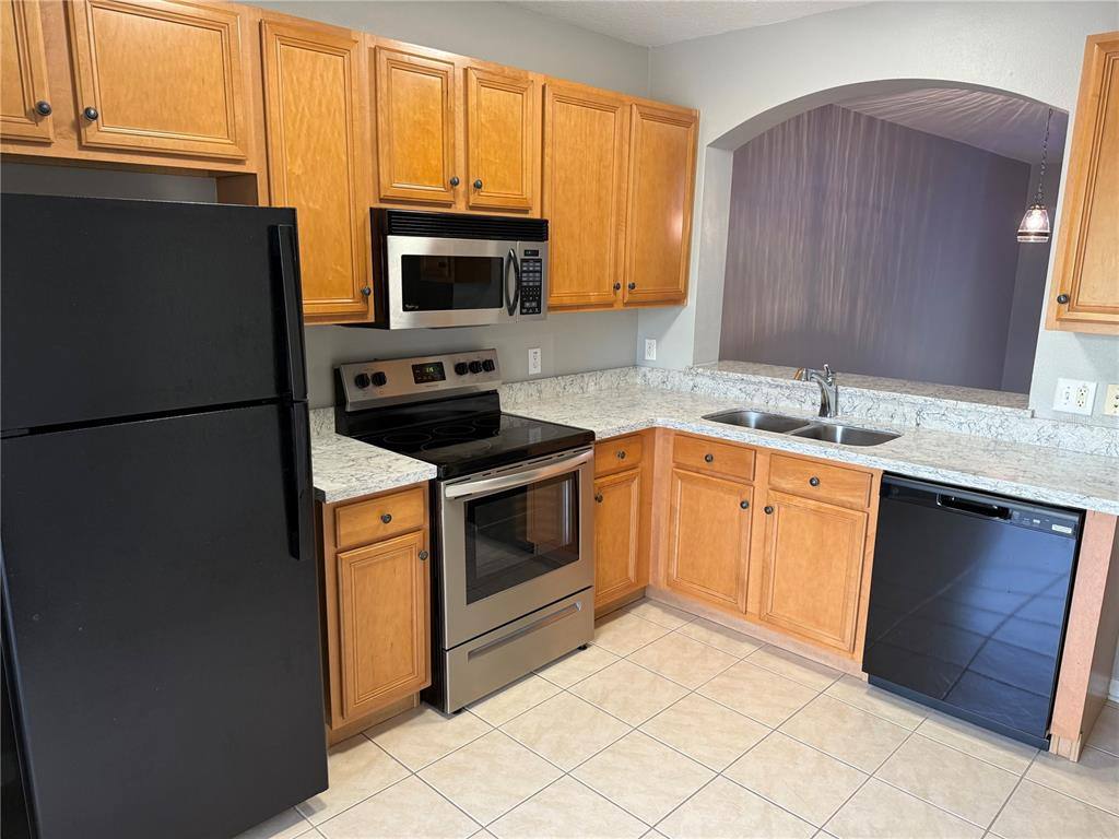 Apartment for rent at 15776 Fishhawk Falls Dr, Lithia, FL 33547