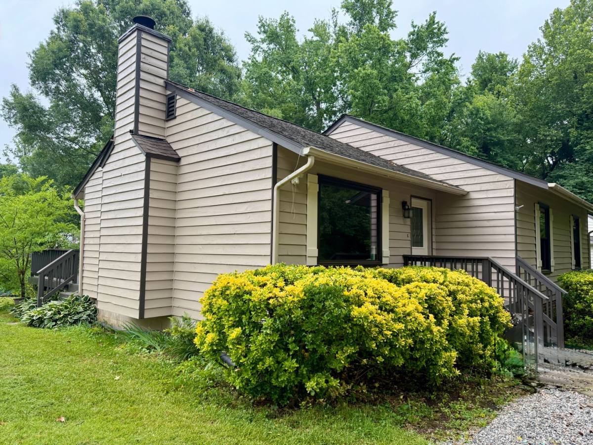 House for rent at 2705 Lawland Dr, Henrico, VA 23294