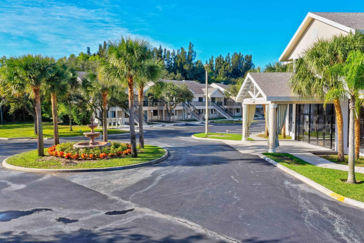 Condo for rent at 4685 Haverhill Rd #4685A8, West Palm Beach, FL 33417