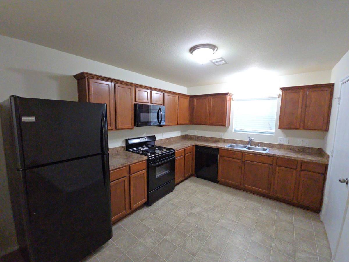 House for rent at 810 Lightning Bug, Conroe, TX 77301