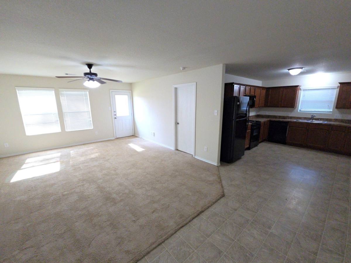 House for rent at 810 Lightning Bug, Conroe, TX 77301