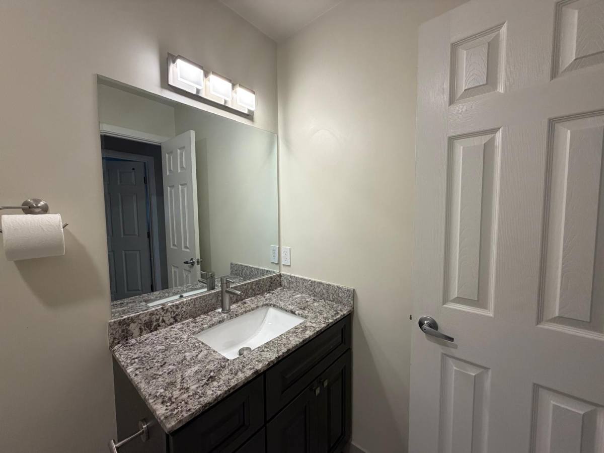 Apartment for rent at 477 Jean St #B, Oakland, CA 94610