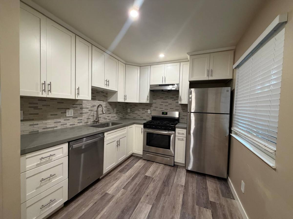 Apartment for rent at 477 Jean St #B, Oakland, CA 94610