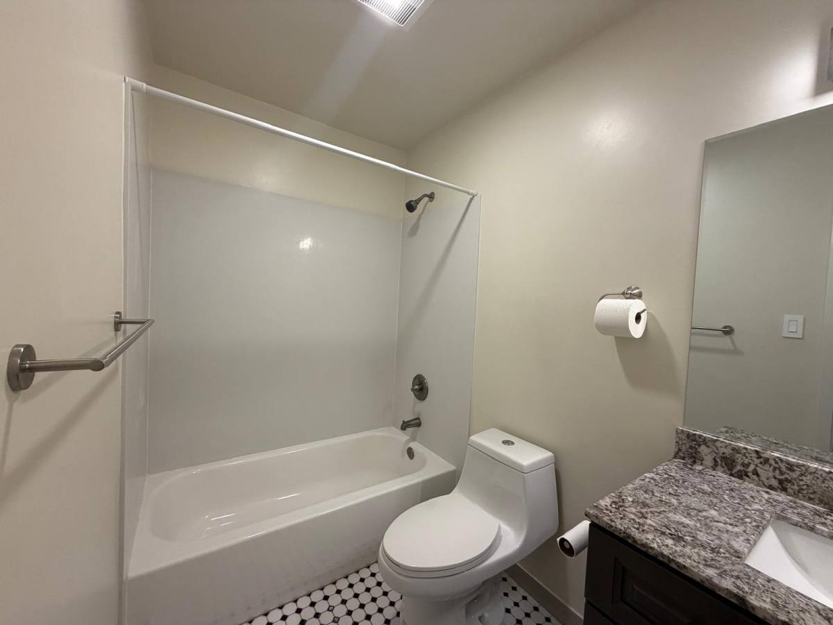 Apartment for rent at 477 Jean St #B, Oakland, CA 94610