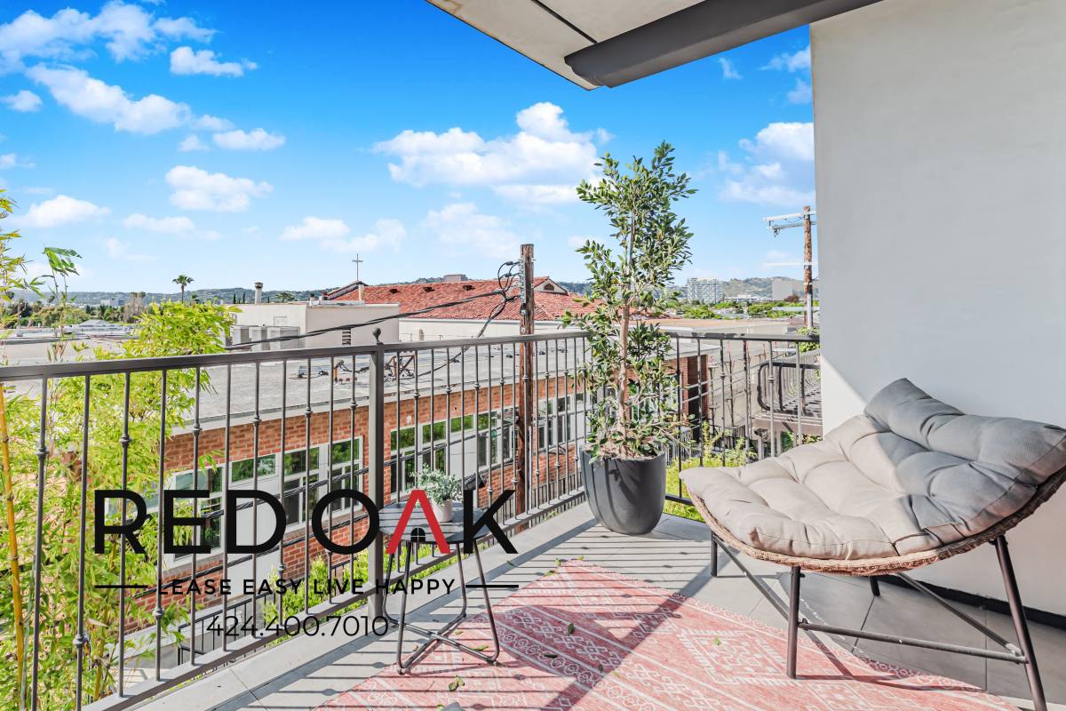 Condo for rent at 1333 S Orange Grove Ave #111, Los Angeles, CA 90019