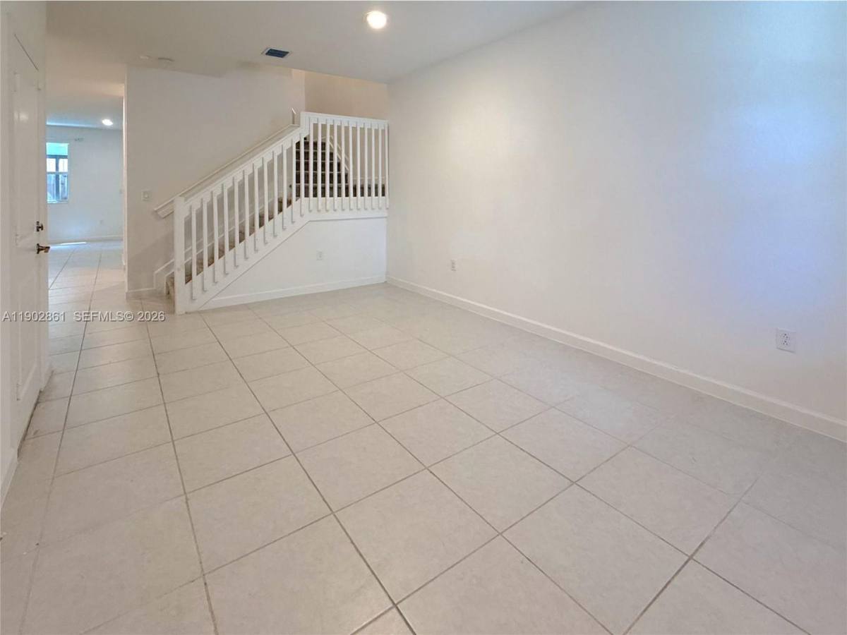Townhouse for rent at 1060 SE 26th Terrace, Homestead, FL 33035