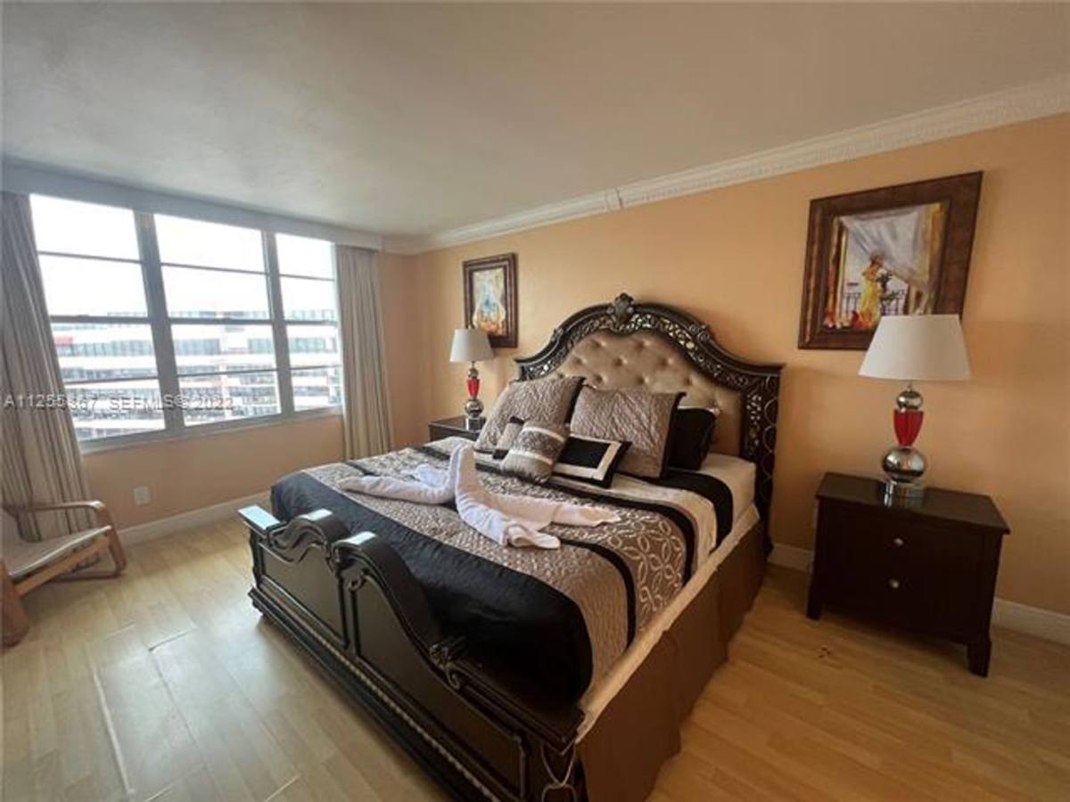 Apartment for rent at 5161 Collins Ave Appt, Miami Beach, FL 33140