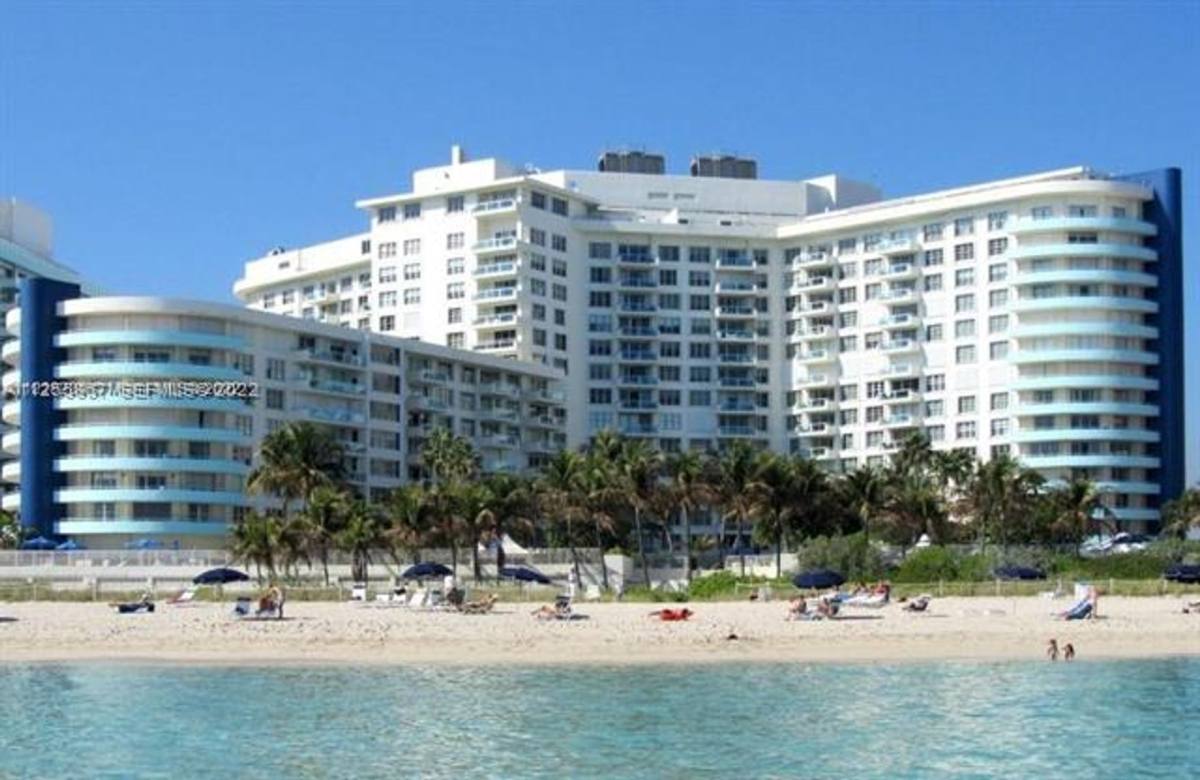 Apartment for rent at 5161 Collins Ave Appt, Miami Beach, FL 33140