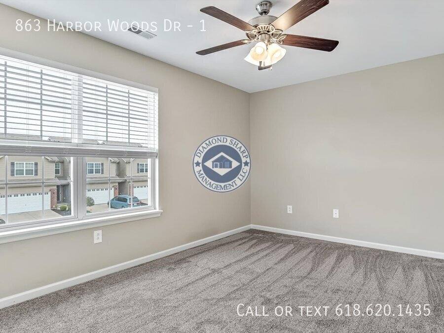 Townhouse for rent at 863 Harbor Woods Dr #1, Fairview Heights, IL 62208
