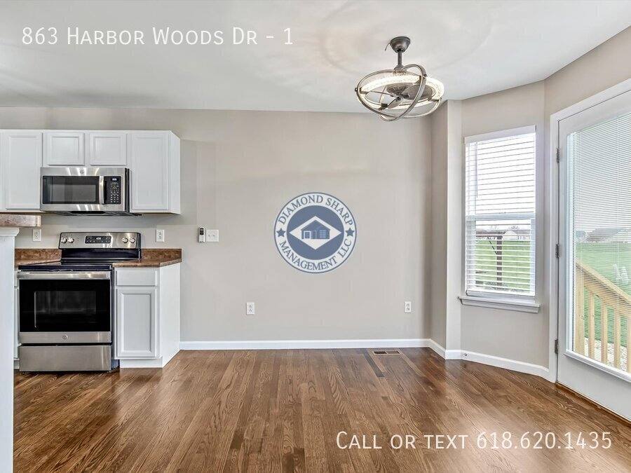 Townhouse for rent at 863 Harbor Woods Dr #1, Fairview Heights, IL 62208