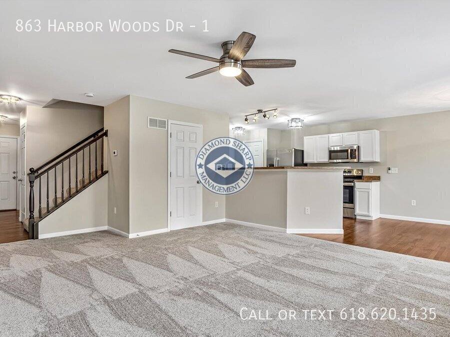 Townhouse for rent at 863 Harbor Woods Dr #1, Fairview Heights, IL 62208