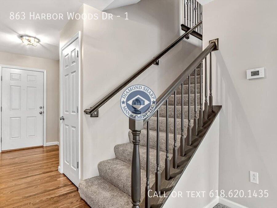 Townhouse for rent at 863 Harbor Woods Dr #1, Fairview Heights, IL 62208