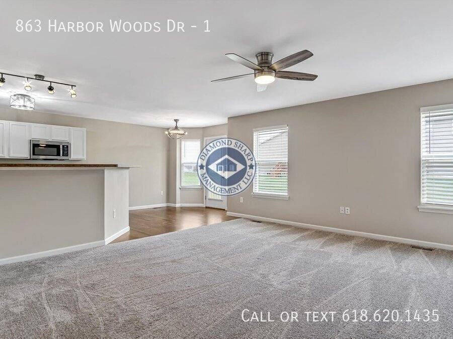 Townhouse for rent at 863 Harbor Woods Dr #1, Fairview Heights, IL 62208