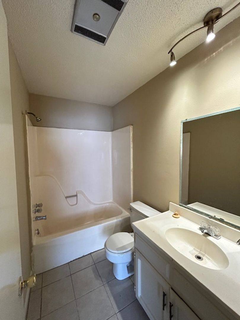 Apartment for rent at 12784 Brogdon, Baton Rouge, LA 70817