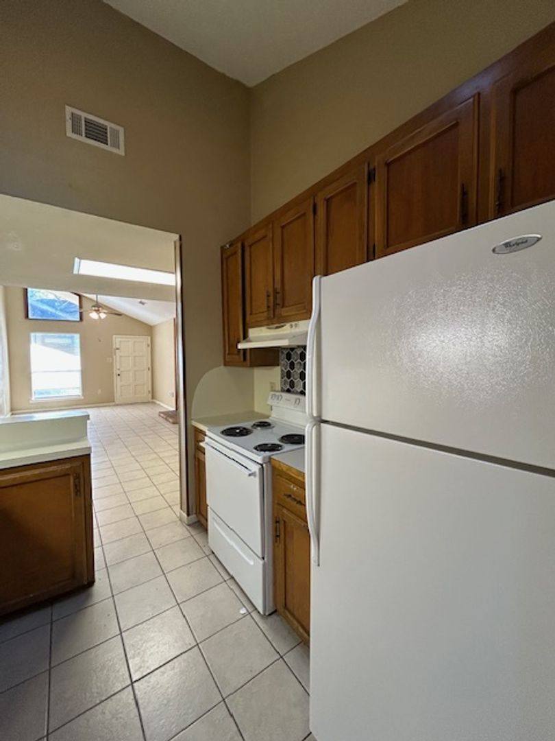 Apartment for rent at 12784 Brogdon, Baton Rouge, LA 70817