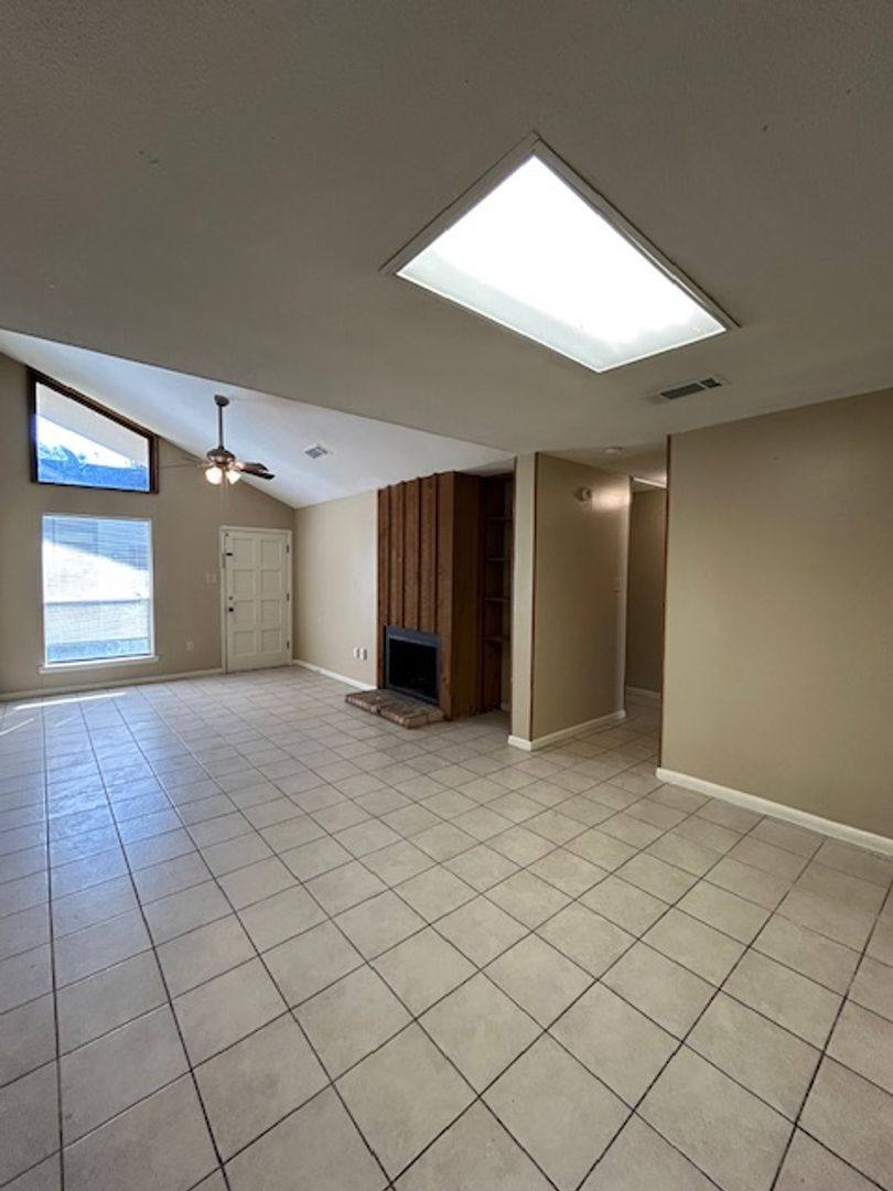 Apartment for rent at 12784 Brogdon, Baton Rouge, LA 70817