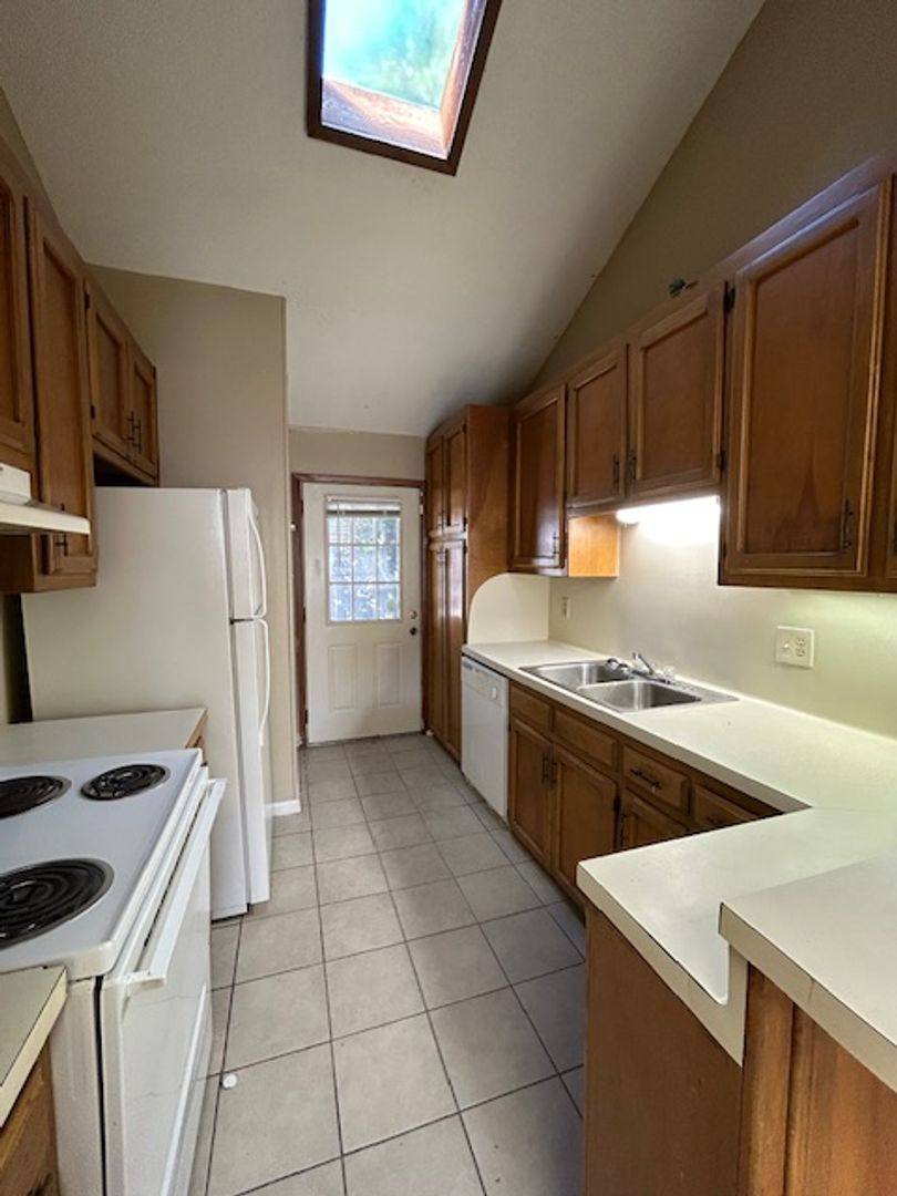 Apartment for rent at 12784 Brogdon, Baton Rouge, LA 70817