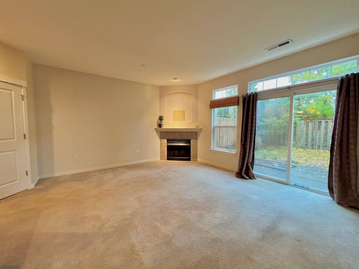 Townhouse for rent at 2534 NW 1st Dr, Gresham, OR 97030