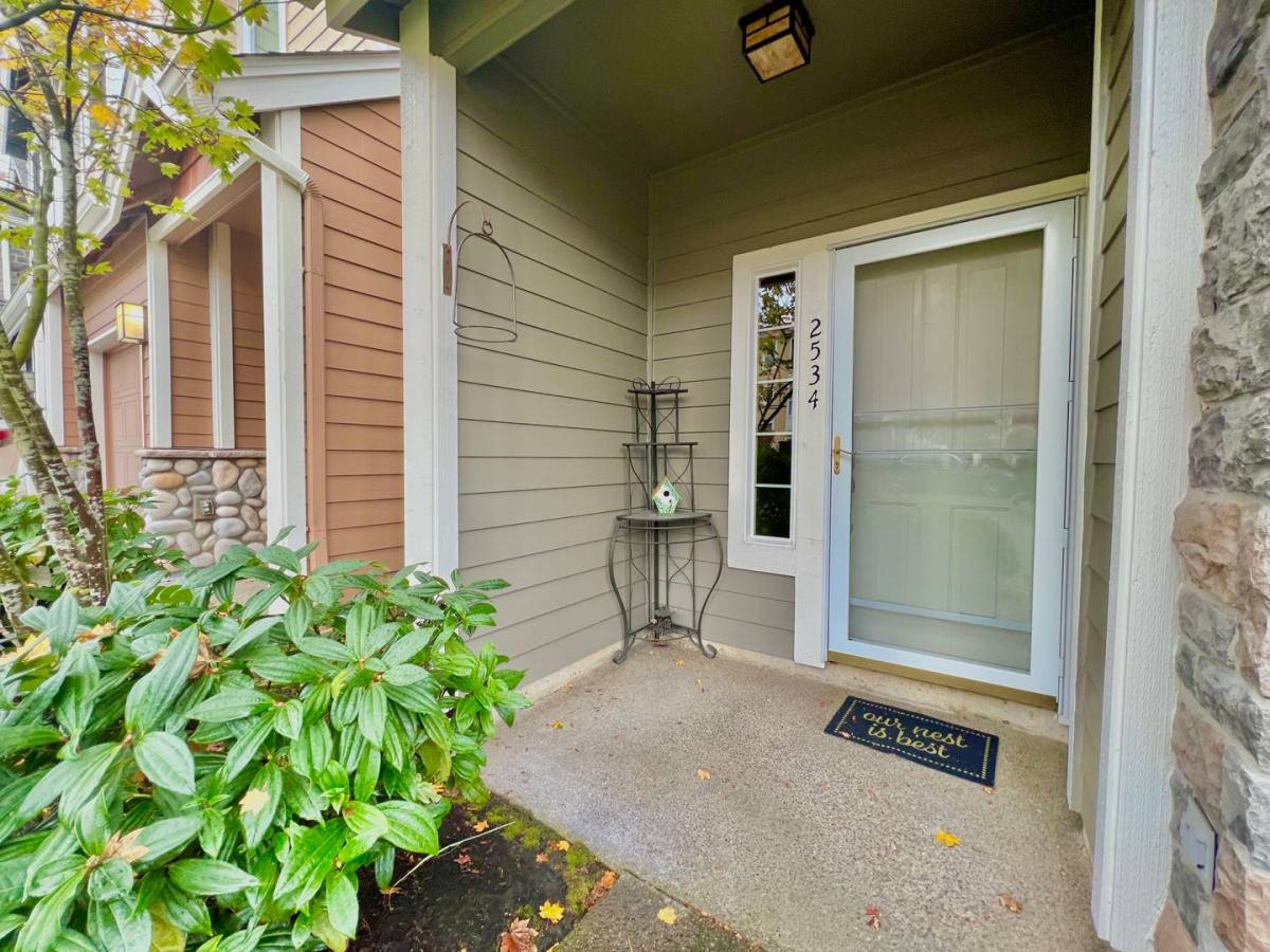 Townhouse for rent at 2534 NW 1st Dr, Gresham, OR 97030