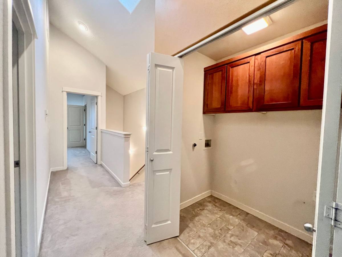 Townhouse for rent at 2534 NW 1st Dr, Gresham, OR 97030