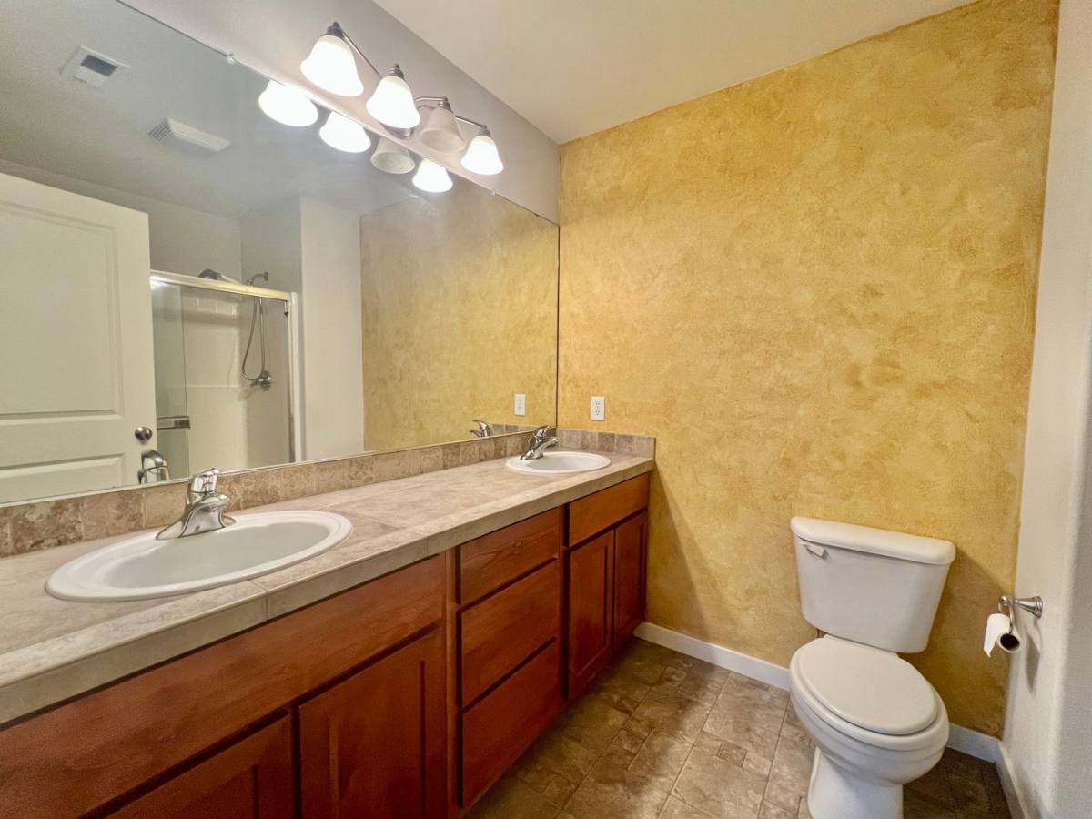 Townhouse for rent at 2534 NW 1st Dr, Gresham, OR 97030