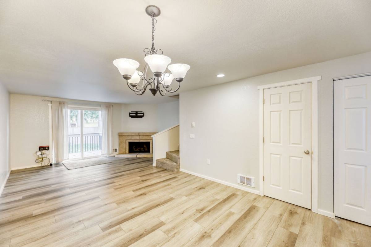 Townhouse for rent at 14131 Admiralty Way, Lynnwood, WA 98087