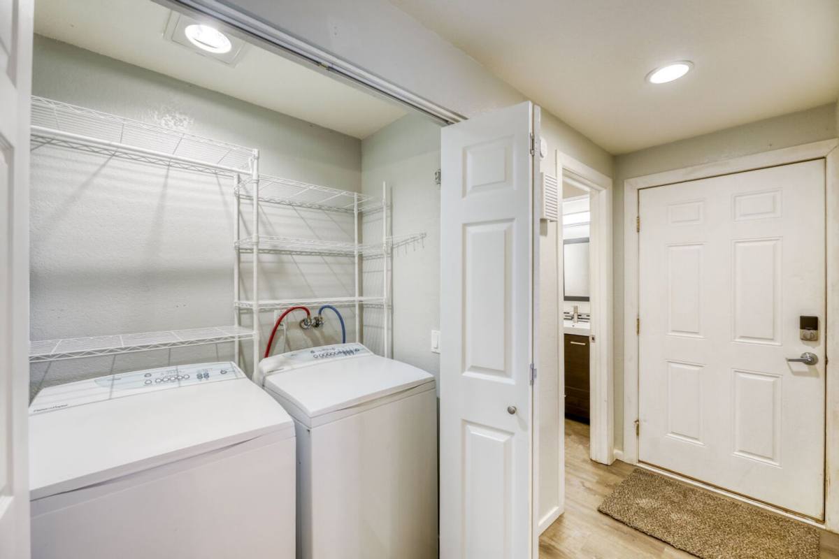 Townhouse for rent at 14131 Admiralty Way, Lynnwood, WA 98087