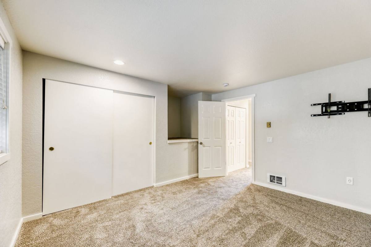 Townhouse for rent at 14131 Admiralty Way, Lynnwood, WA 98087