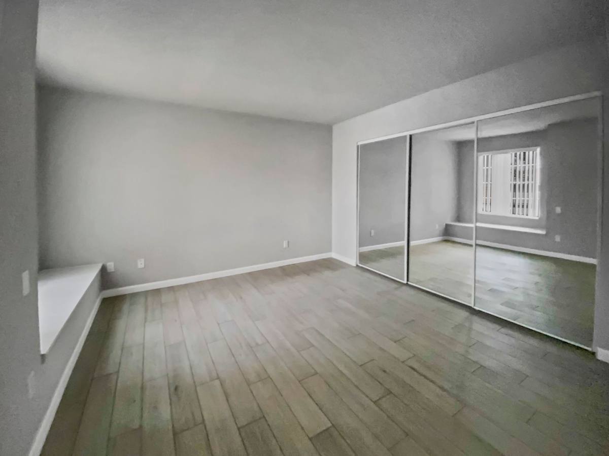 Apartment for rent at 9325 W Desert Inn Rd, Las Vegas, NV 89117