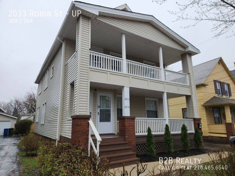 Apartment for rent at 2033 Robin St #UP, Lakewood, OH 44107