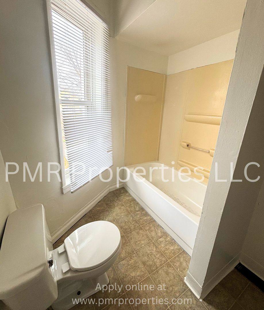 Apartment for rent at 1501 N 3rd St, Saint Joseph, MO 64505