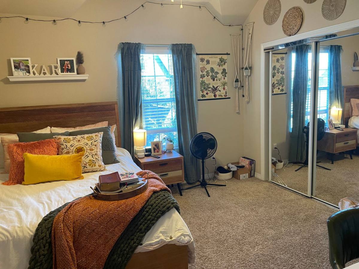 Apartment for rent at 305 Holleman, College Station, TX 77840