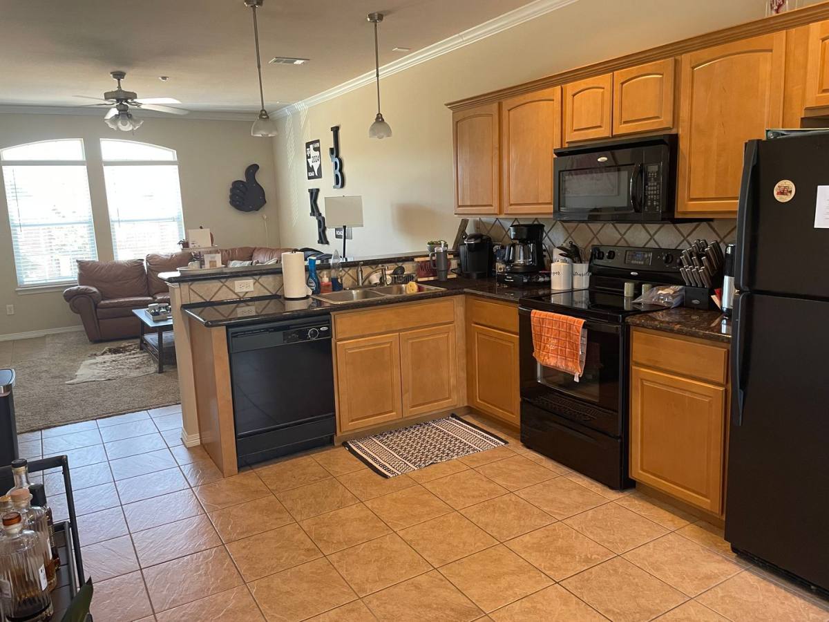 Apartment for rent at 305 Holleman, College Station, TX 77840