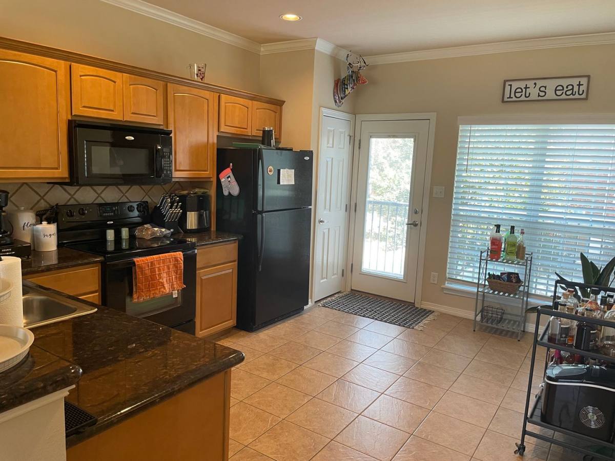Apartment for rent at 305 Holleman, College Station, TX 77840
