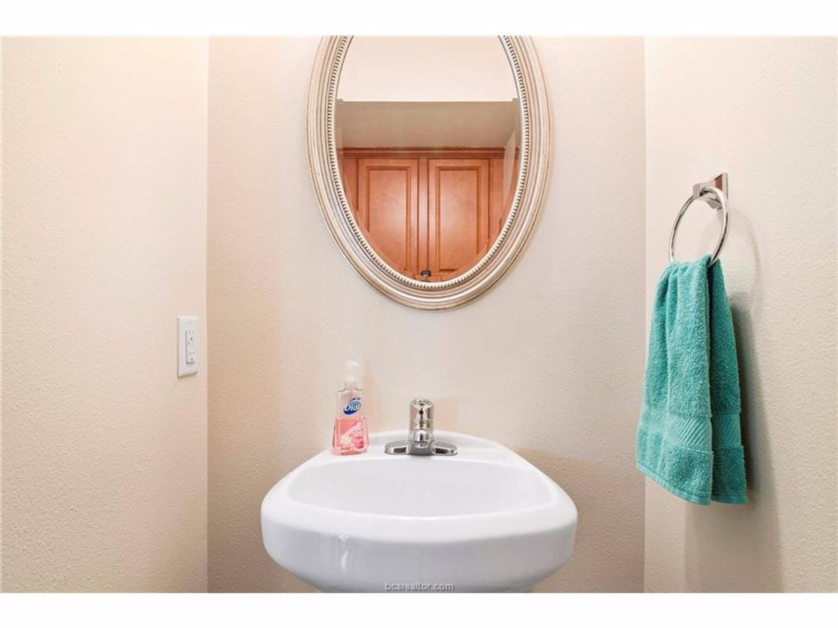 Apartment for rent at 305 Holleman, College Station, TX 77840