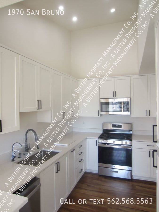 Townhouse for rent at 1970 San Bruno, Newport Beach, CA 92660